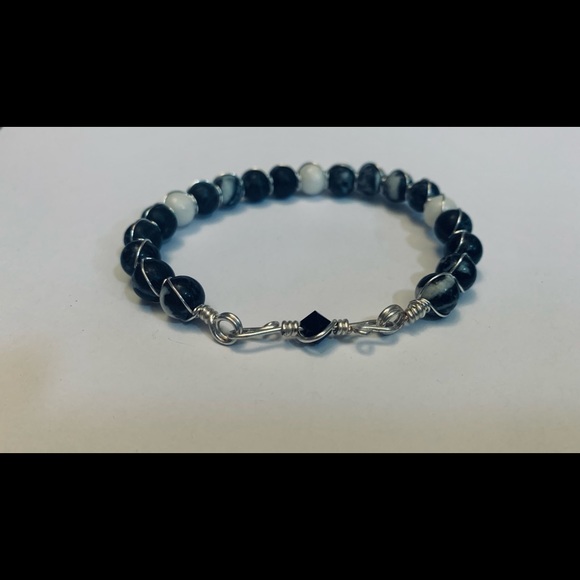 Natural black white agate gemstone bracelet New - Picture 4 of 4